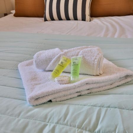 Stayright 2 Bed Beach House With Private Parking- Next To Barry Beach And Jackson Bay Ngoại thất bức ảnh
