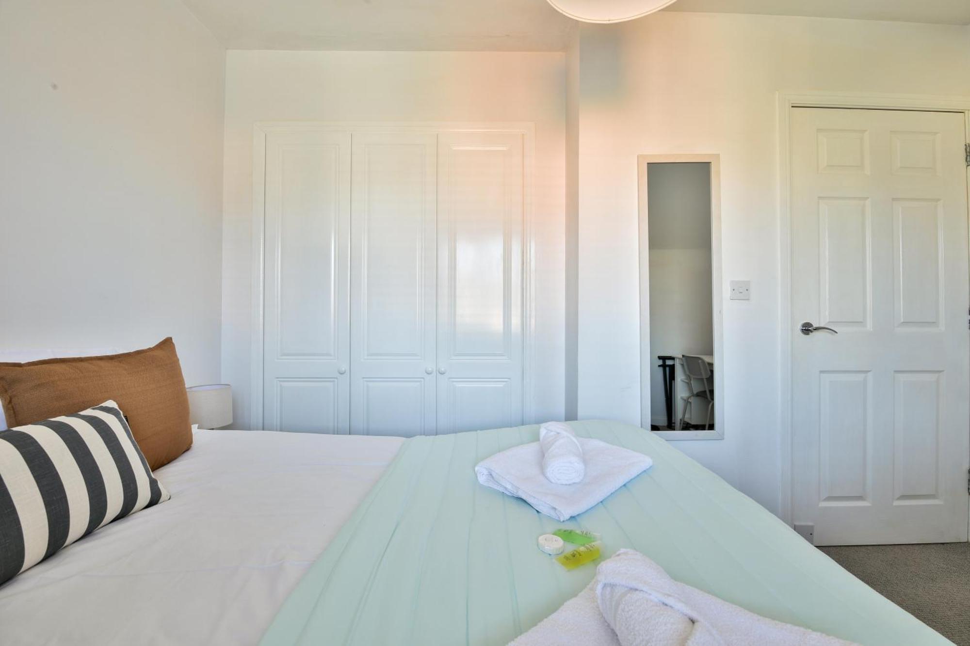 Stayright 2 Bed Beach House With Private Parking- Next To Barry Beach And Jackson Bay Ngoại thất bức ảnh
